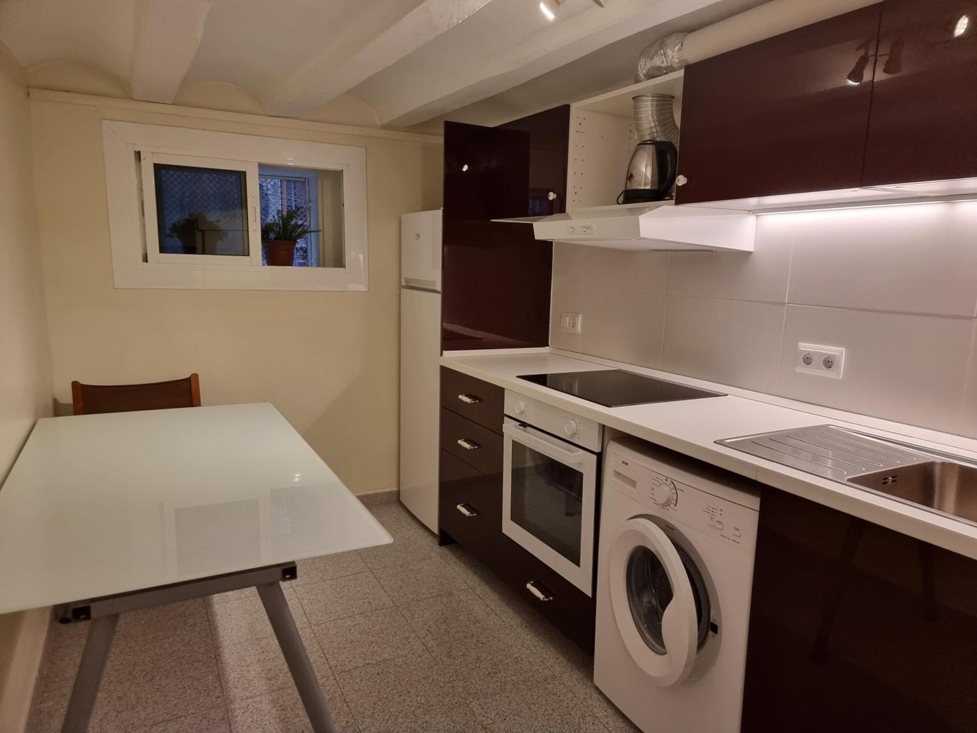 Cozy Apartment Downtown Bcn, Ac, 30 Nigths Min — Fotos 1